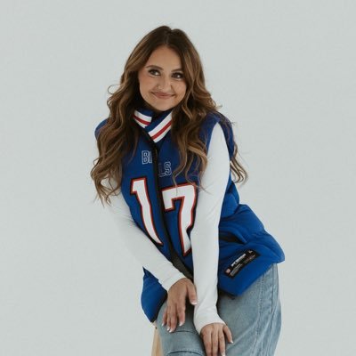 cameralinds's profile picture. 📸🗣🧠🌄🪴 | Medical SLP, Photog. Lover for anything outdoors, fitness, or Buffalo sports 🦬 #Billsmafia #Sabrehood #Repbx