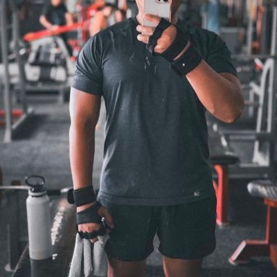 Alter_Nativ3's profile picture. 40s. Work-Gym-Travel-Eat. If you know me by chance, please respect my safe space here. 🌸 Hindi pogi pero pwede na. Little big boy.