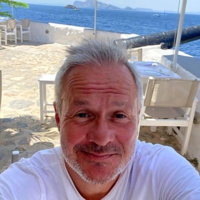robert_cooper9's profile picture. Family First. I am a man with great passion and I enjoy every moment of what life gives either good or bad. 😇