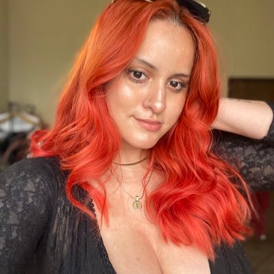 mirandasoteras's profile picture. Miranda es mi nombre. Soy costurera y me quejo por todo https://t.co/dFxDtbojsT