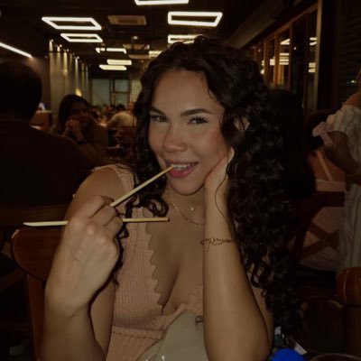 clarapereirams's profile picture. veja bem eu penso eu posto ////////////////////. não basta acreditar, é preciso defender