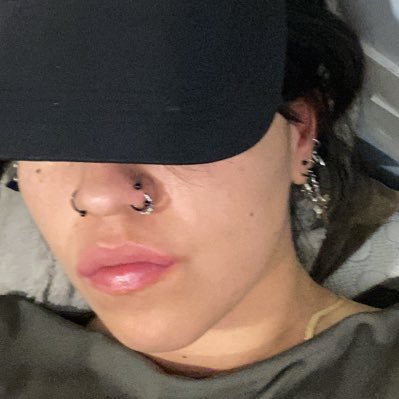 fakfakfaaak's profile picture. cállate a la verga pendejo cállate a la verga cállate