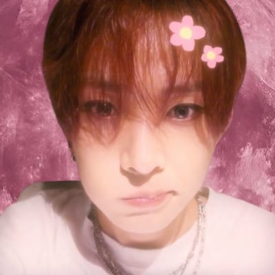 kyuukluv's profile picture. we can still meet, we will connect— no matter what... ‧₊˚🖇️✩ ₊˚🎧⊹♡ CARLANDO