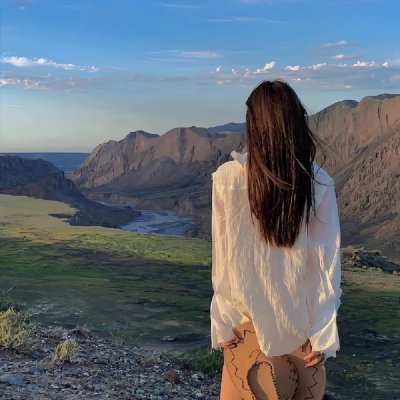 857Angela's profile picture. Growth-minded creator | Hiking 🥾 Mountaineering 🏔️ Music 🎵 | Values: independence • kindness • responsibility | Personal views only | Let’s connect.