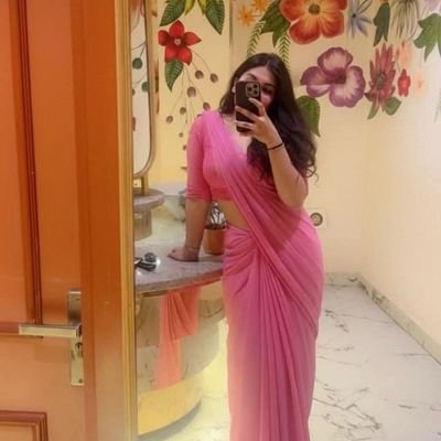 Arushi_631's profile picture. 🍂(-𝐒𝐨𝐦𝐞 𝐟𝐞𝐞𝐥𝐢𝐧𝐠𝐬 𝐚𝐫𝐞 𝐝𝐢𝐟𝐟𝐢𝐜𝐮𝐥𝐭 𝐭𝐨 𝐞𝐱𝐩𝐥𝐚𝐢𝐧-)🍂