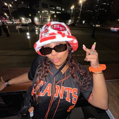 flowerbIooms's profile picture. 