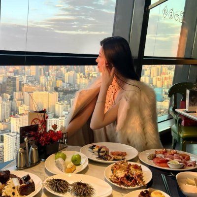 Clover2019V's profile picture. Growth-minded creator | Yoga 🧘‍♀️ Breath 🌬️ Mind-body balance ⚖️ | Values: awareness • kindness • steadiness | Personal views | Same-vibe mutuals.