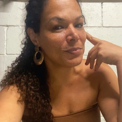 AngelaLosque's profile picture. Ariana com ascendente em treta e lua em textao.... Ela/Dela - Pedagoga - 💢 💚❤️🤍