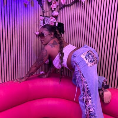 brivxna's profile picture. 𝑎 𝑙𝑖𝑏𝑟𝑎 🫶🏾⠀⠀⠀ ᴛʜᴇ ғᴜᴛᴜʀᴇ ʙᴇʟᴏɴɢs ᴛᴏ ᴛʜᴏsᴇ ᴡʜᴏ ʜᴀᴠᴇ ᴛʜᴇ ᴠɪsɪᴏɴ ᴛᴏ sᴇᴇ ɪᴛ. ✨⠀⠀⠀⠀⠀⠀⠀⠀⠀⠀⠀⠀⠀⠀⠀⠀⠀⠀⠀⠀⠀⠀