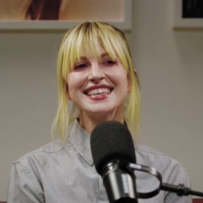 laughtilwecry's profile picture. lesbian ✩ all i wanted live survivor ✩ self proclaimed number one elke stan ✩