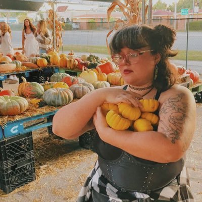 ERRyan1999's profile picture. Lvl XXVI ♡ She/her/hers ♡ 727☀️ ♡ 🇬🇧🇮🇪🇬🇺 ♡ @UCF BFA Film ‘23 ♡ @HCCFL ‘19 ♡ @PlantCityHS ‘17 ♡ Shift Lead at FloridaRAMA ♡ ♉︎☼♎︎☽♎︎↑ ♡ @Texthedragon ❤️🐉