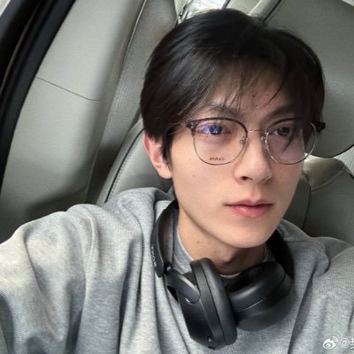 zhixinxtist's profile picture. 