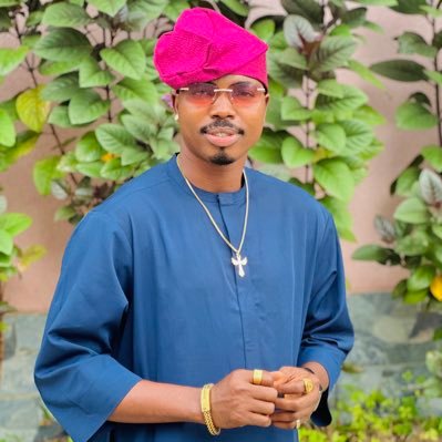 RaymondJnr64's profile picture. I LOVE ARSENAL FOOTBALL CLUB ❤️ I LOVE LEO MESSI❤️. NAIJA FOR EVER STRONG 💪 🇳🇬