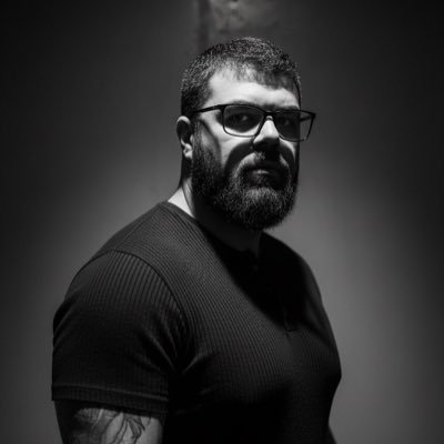 CastilhoWylde's profile picture. O ideal além de ser o maior peso que o homem pode carregar, é a desgraça do idealista! - O Condicionado.