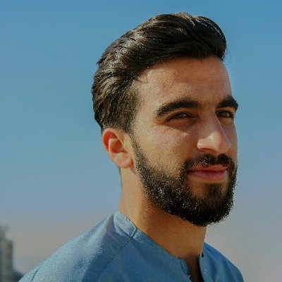 RomTum290157's profile picture. 