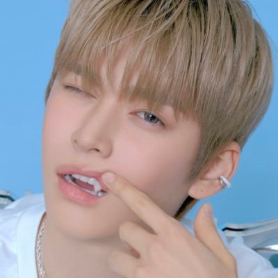 ES__THINGS's profile picture. 