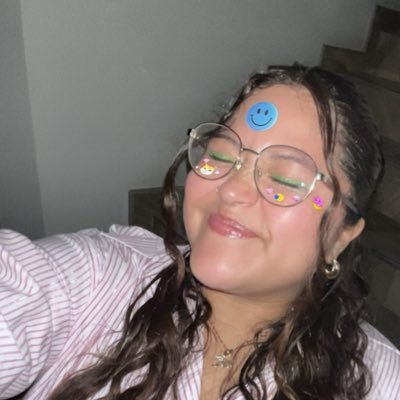 enamorhadap's profile picture. leyendo un au marrey (cuando sea que leas esto) 💘😚