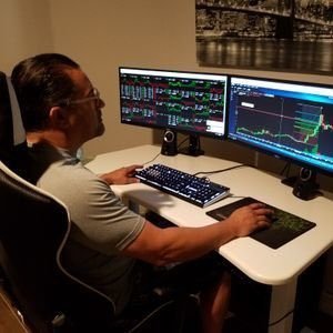 Bobholthaus2's profile picture. showing you the fast track to building wealth before you get old,TA,charts,market analyst ,$10k-$50k mega trade challenge.crypto trader , portfolio manager