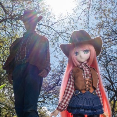 johnny__doll's profile picture. ジョニー監督のドール用アカウントです。 旅先でドールとオーナーのセルフポートレートをしてます。元アカウント→@johnny_director