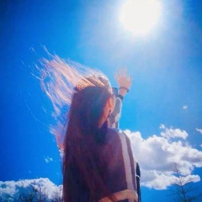 Daassaw's profile picture. It's only when you're floating above the clouds that you realize how insignificant your worries really are. I love these moments during my travels—quiet, gentle