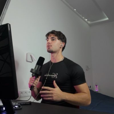 alexxgeorgak's profile picture. 