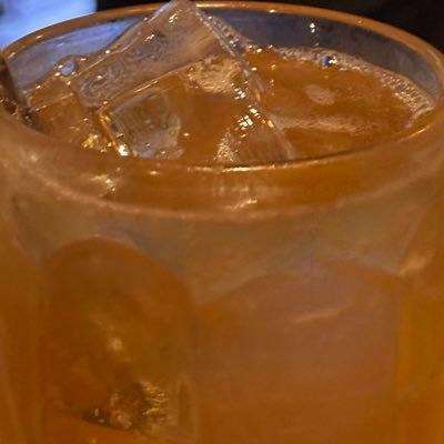 blloverrrro's profile picture. 종이게이 +가끔 로판