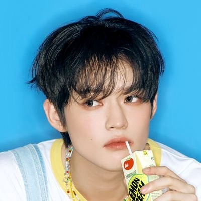 zhngchnlefy's profile picture. 