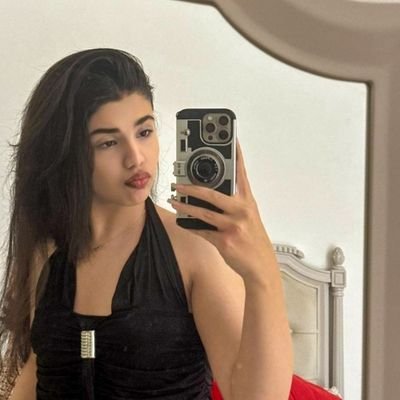 Itsngrim's profile picture. گرافیست تاکسیک ،عرزشی 🙅🏻♀️