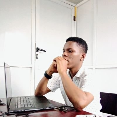 Xenographics007's profile picture. ((.......Brand designs.......)) 🥼
                          (( Graphic designs.))✒️
                                    ...(( Web&App designs..//UI-UX//) 🖥️