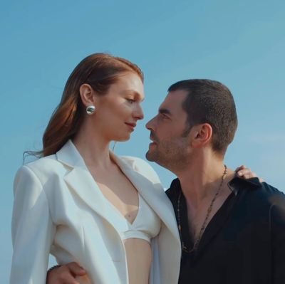 caliicocat's profile picture. #NAMJOON: we are alone, but also together |
'@bts_twt = Army'🐰 | 01.06.2019 - 02.06.2019 🌟 #akinakinozu 🫠