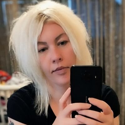 Blondiee39's profile picture. 🩵 deon  🩵