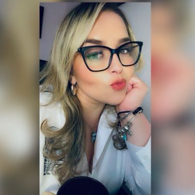 IreneMHastings's profile picture. 💄Apasionada e imparable 🚀| Mamá de una 👸🏻| ✨Fan de “El cieloooooo” | Música, libros, vino y atardeceres | 💻 Women in Tech | Hazel eyes | 💯Barsa & Yankee