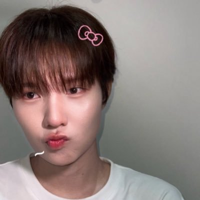 qqqqwweerri's profile picture. 