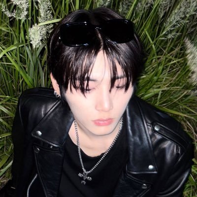 minoistic's profile picture. 𝑷𝒂𝒓𝒂𝒅𝒊𝒔𝒆 𝒊𝒔 𝑷𝒂𝒓𝒂𝒄𝒐𝒔𝒎, 𝒏𝒐 𝒑𝒂𝒓𝒂𝒅𝒐𝒙, 𝒋𝒖𝒔𝒕 𝒑𝒂𝒓𝒂𝒏𝒐𝒊𝒅. - Hop In 𝄞🎧ྀི♪⋆.✮