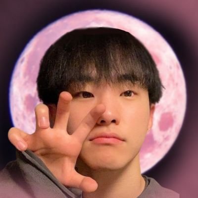 cashh_archine's profile picture. awkward.