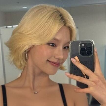 Makework90s's profile picture. 