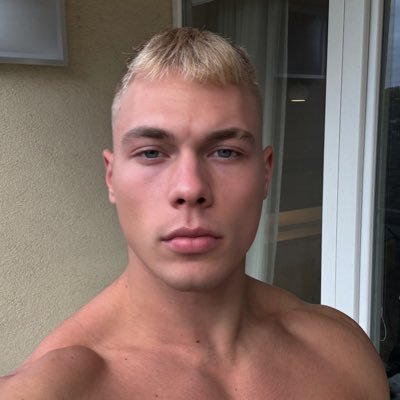 donniereyvip's profile picture. 18yo 👑 Don’t miss my FREE Halloween livestream 👇