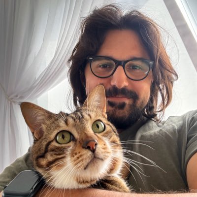 _mattcrimson's profile picture. Cognitive psychologist turned developer🧠💻 | Sharing my solo founder journey