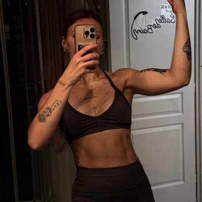 21aliciaa's profile picture. 