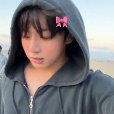 kook_Bunkoko's profile picture. •✧♬•*¨*•.｡|ᴊᴇᴏɴ ᴊᴜɴɢᴋᴏᴏᴋ| ｡.•*¨*•♬✧•

•| #정국 ♡
•| 1997
•| ᴍᴀɪɴ ᴠᴏᴄᴀʟɪsᴛ - ʟᴇᴀᴅ ᴅᴀɴᴄᴇʀ - sᴜʙ ʀᴀᴘᴘᴇʀ - ᴄᴇɴᴛʀᴇ ᴏғ ʙᴛs

ꜰᴀɴ ᴀᴄᴄᴏᴜɴᴛ - ɴᴏᴛ ᴀꜰꜰɪʟɪᴀᴛᴇᴅ ᴡɪᴛʜ ᴛʜᴇ ᴀʀᴛɪꜱᴛ