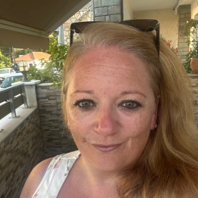 ClareMakin1's profile picture. Loves horse racing and hates spiders!