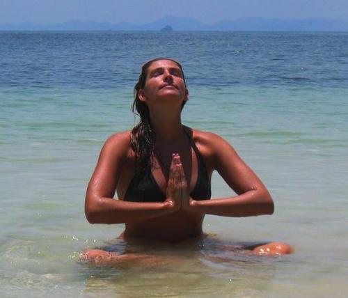 Seaside yoga studios from Bondi to Bronte, Manly to Freshwater, & the Central Coast. Online Yoga also available (access via Streaming page of our website)