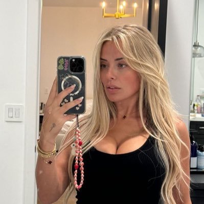 annacynthia779's profile picture. 