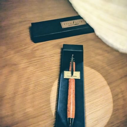 AoP9xYY9mZ11537's profile picture. 工房楔さんのヒューオンパイン当選致しました

永田さんありがとうござした

マーブルウッドのぺんが欲しいのでDMで
おすすめ教えてください