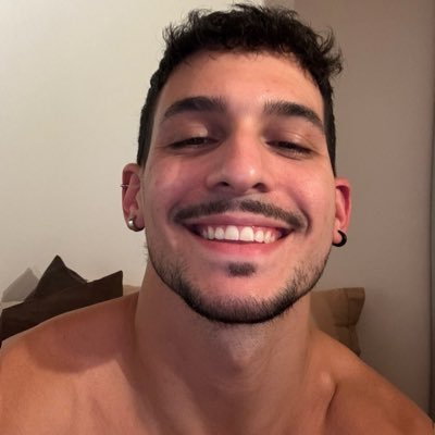 Pictohh's profile picture. 