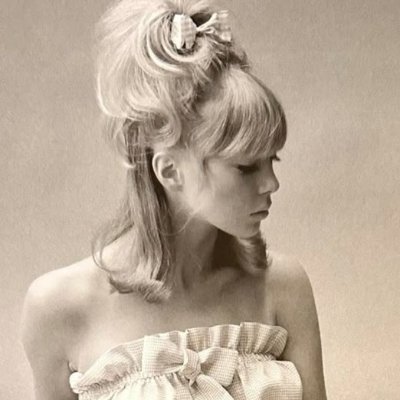 redolent_flower's profile picture. ✧˖*°࿐ "I fancied you'd return the way you said, But I grow old and I forget your name. (I think I made you up inside my head.)" - Sylvia Plath