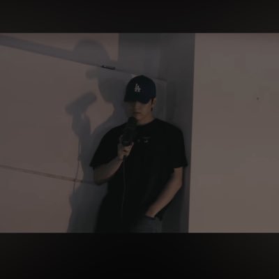 vely__0320's profile picture. 