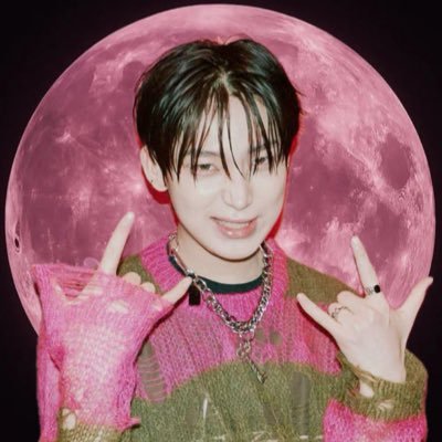 shemtiesnwh's profile picture. 𝗮 𝘁𝗼𝘂𝗰𝗵 𝗼𝗳 𝗿𝗲𝗱 𝗶𝗻 𝗮 𝗴𝗿𝗲𝘆 𝘄𝗼𝗿𝗹𝗱❤️🩶 #bts #enhypen #treasure