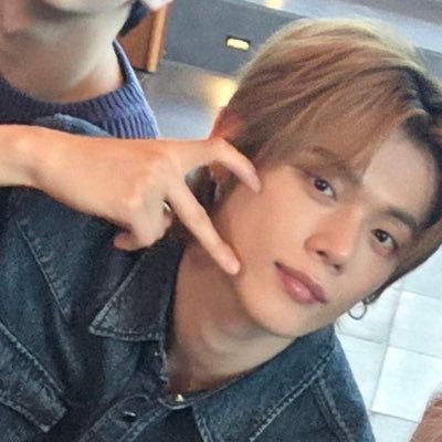 subiniko's profile picture. burası benim arka bahçem ve ben bir kedi çobanıyım ִ ࣪𖤐