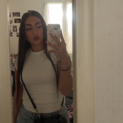 __chlooee__'s profile picture. 